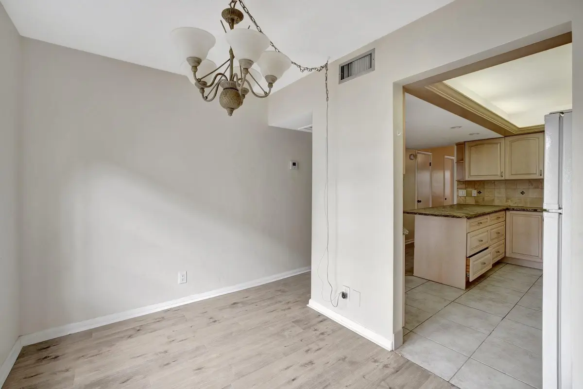 Photo 5 at 917 NE 16TH Avenue 7, Fort Lauderdale