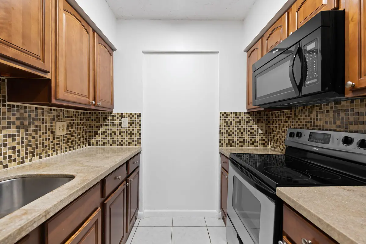 11-web-or-mls-DSC_4798 at 9503 NW 2ND Place 3-B, Coral Springs