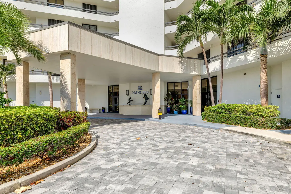 ENTRANCE at 9650 S Ocean Drive 210, Jensen Beach