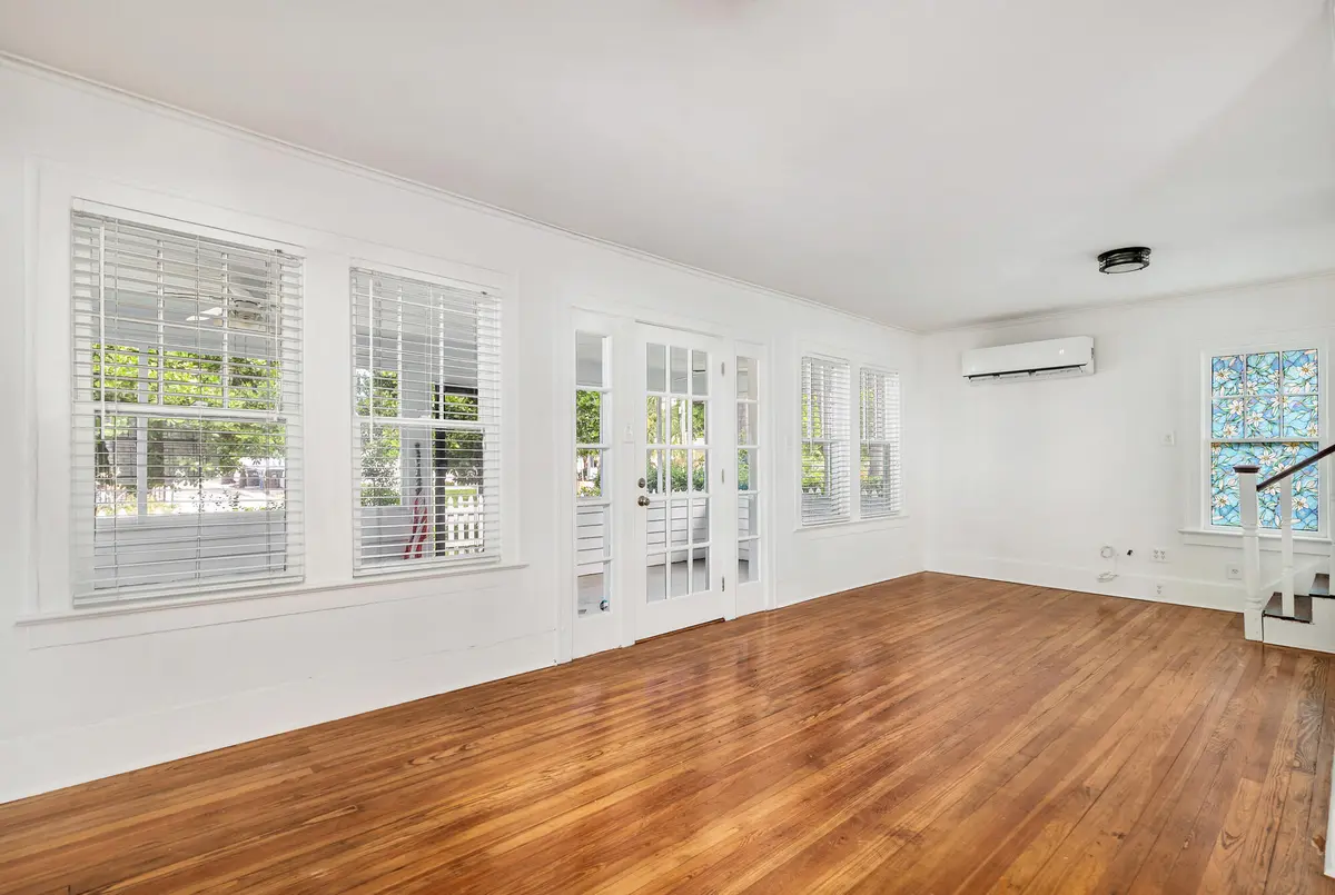 Entry at 3901 Washington Road, West Palm Beach