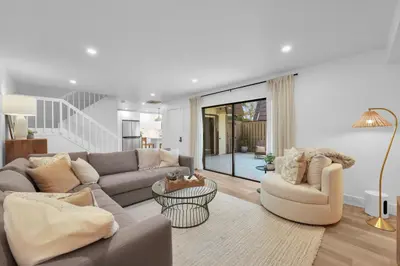 623 6TH Court, Palm Beach Gardens – Townhouse for sale