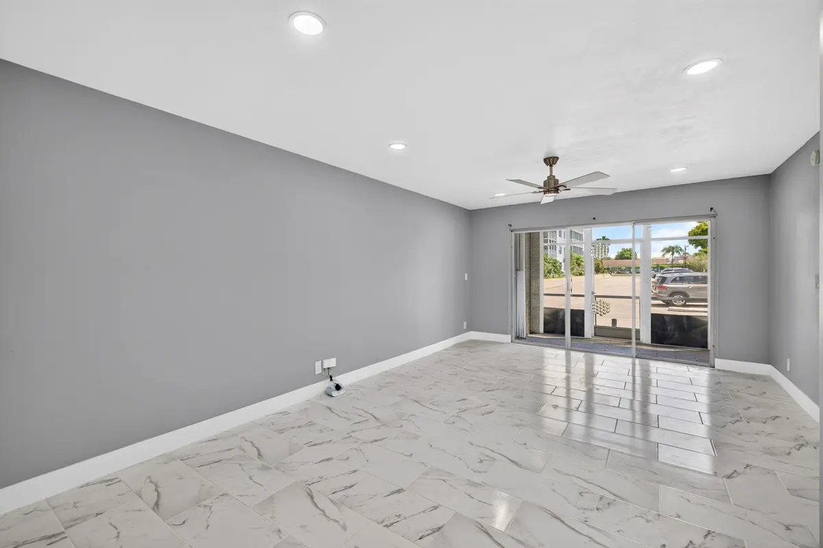 5-web-or-mls-699A0961 at 3040 NE 16th Avenue 110, Oakland Park
