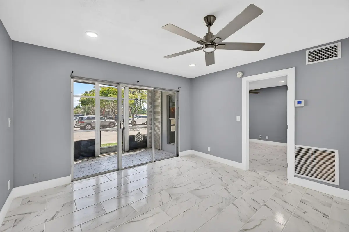 6-web-or-mls-699A0962 at 3040 NE 16th Avenue 110, Oakland Park