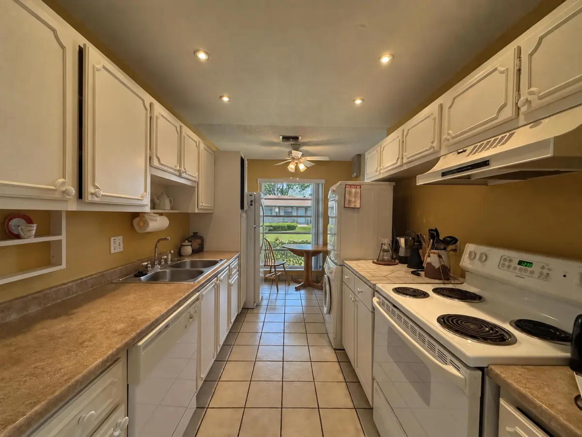 KITCHEN at 1121 BOXWOOD Drive 36-C, Delray Beach