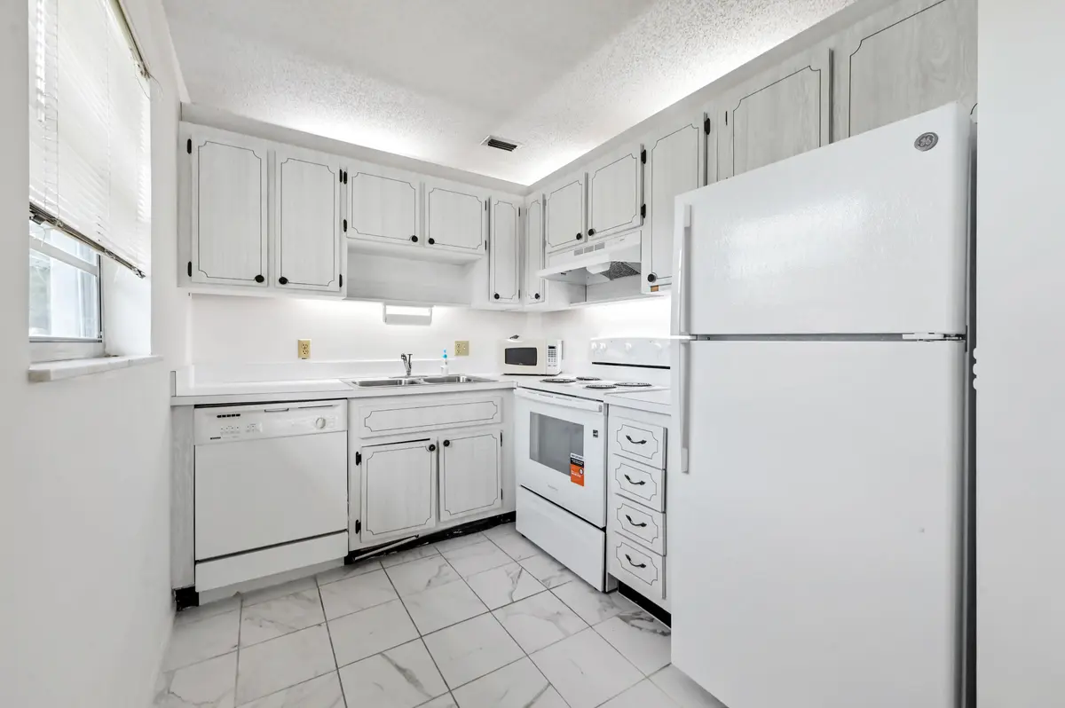 10 Kitchen 02 at 1225 NW 21ST Street 17-1710, Stuart