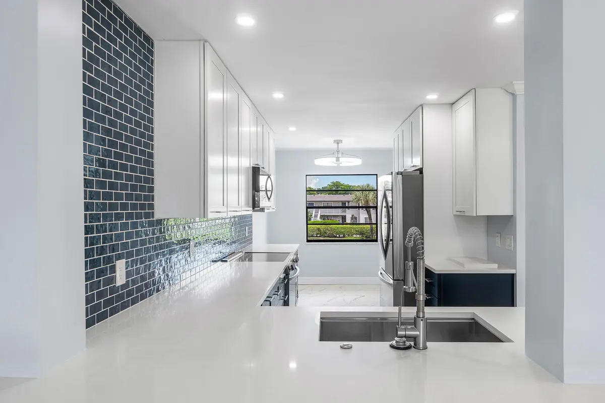 Kitchen at 15 SOUTHPORT Lane D, Boynton Beach