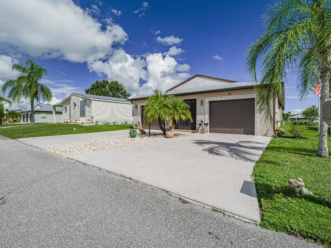 37 aborles 3 at 37 ARBOLES DEL NORTE, Fort Pierce