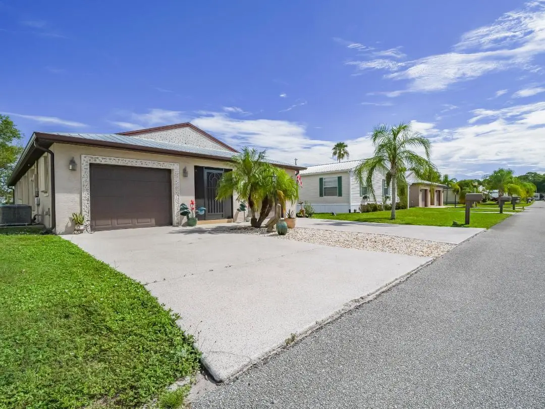 37 aborles 4 at 37 ARBOLES DEL NORTE, Fort Pierce