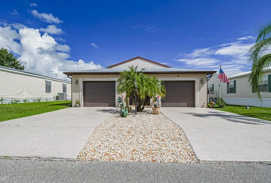 37 aborles 5 at 37 ARBOLES DEL NORTE, Fort Pierce