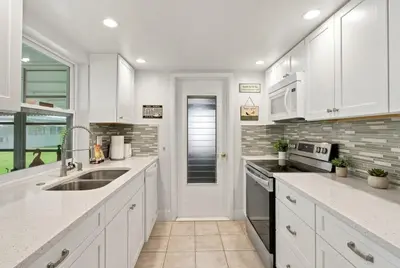 1100 Siesta Avenue, Boynton Beach – Single Family Residence for sale