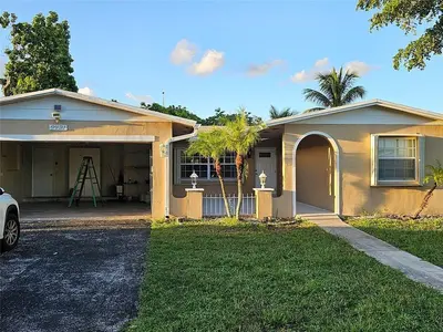 9431 NW 24TH Place, Pembroke Pines – Single Family Residence for rent