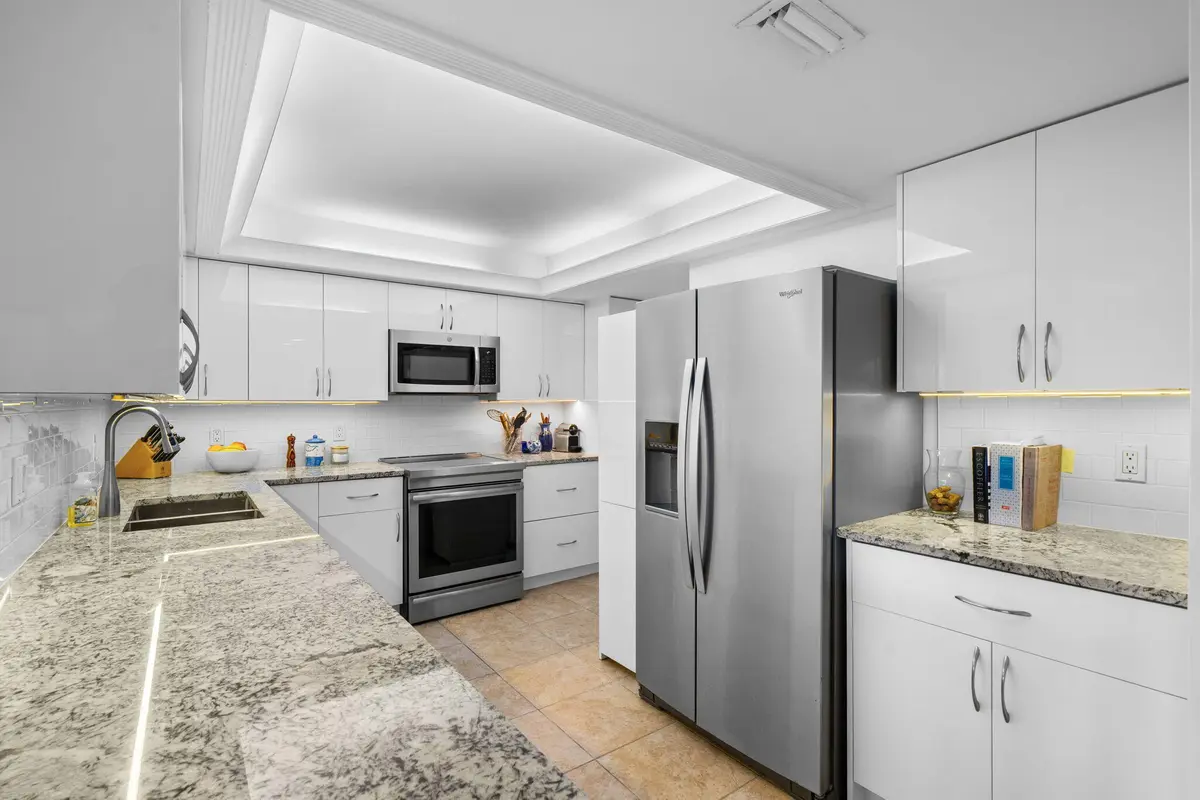 5-web-or-mls-A7R09817 at 4900 N Ocean Boulevard, Lauderdale-By-The-Sea