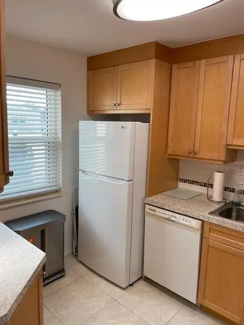 Kitchen at 307 LAKE EVELYN Drive, West Palm Beach