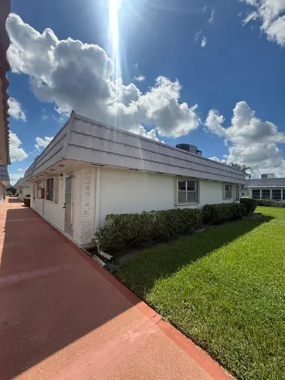 34 Valencia B, Delray Beach – Villa for sale