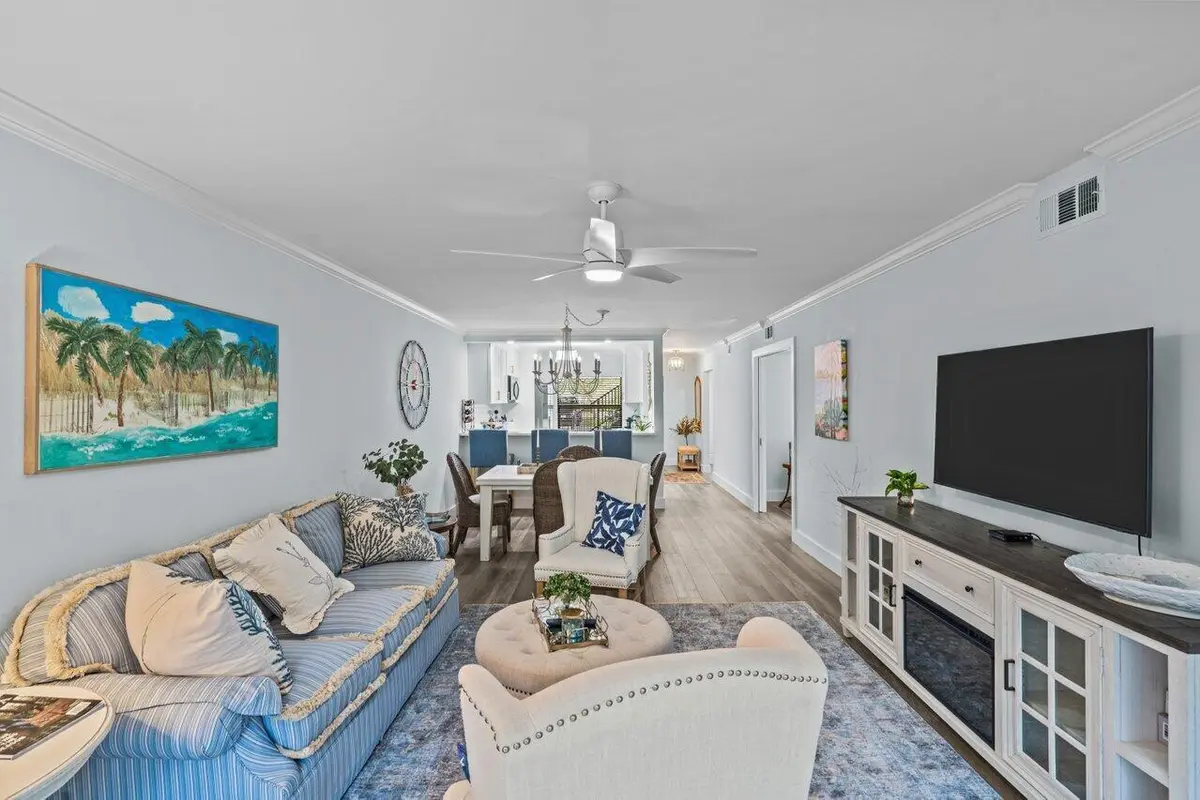 007-2001SabalRidgeCourt-A-PalmBeachGarde at 2001 Sabal Ridge Court A, Palm Beach Gardens