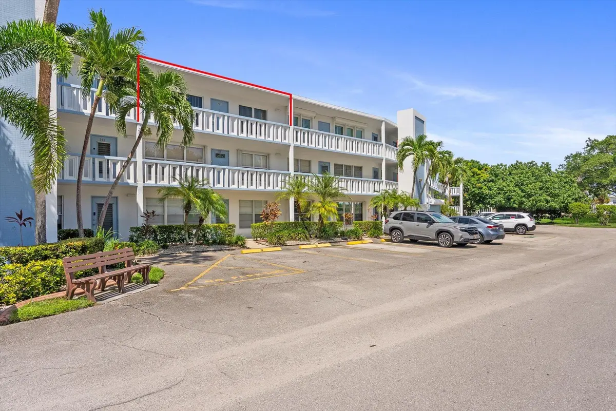 03-3 at 309 WELLINGTON M, West Palm Beach