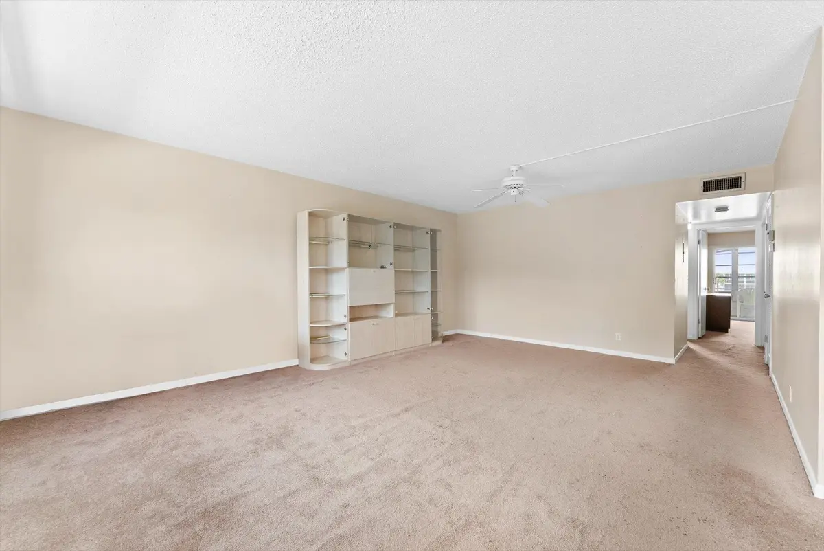 07-7 at 309 WELLINGTON M, West Palm Beach