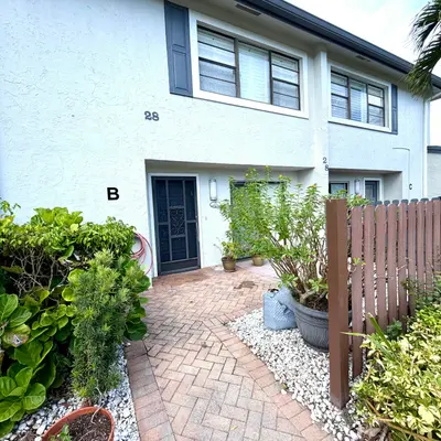 28 SOUTHPORT Lane B, Boynton Beach – sold
