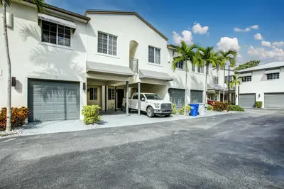 131 S East 7th Way 131, Pompano Beach – Townhouse for rent