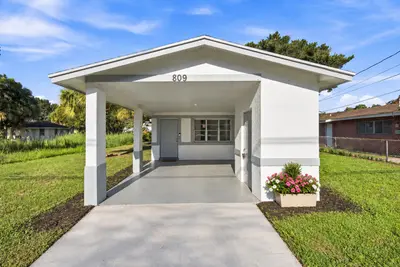 809 N 22ND Street, Fort Pierce – Single Family Residence for sale