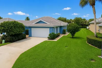 1540 NW Amherst Drive #A, Port St. Lucie – Villa for sale