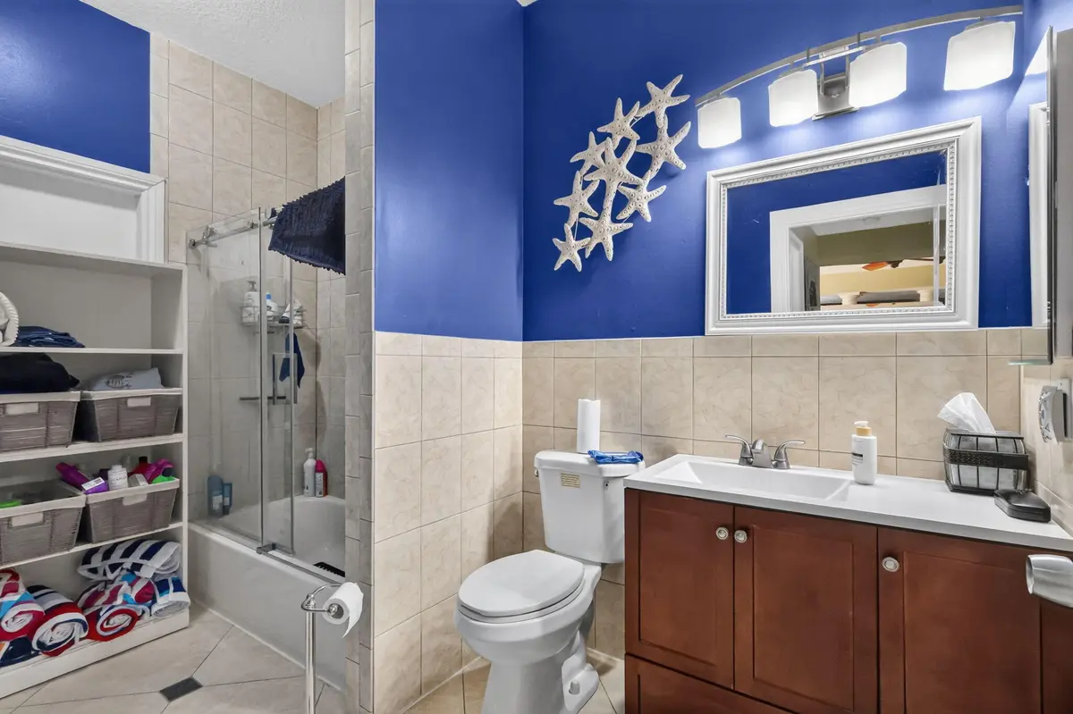 1st floor Ensuite at 7280 SERRANO Terrace, Delray Beach