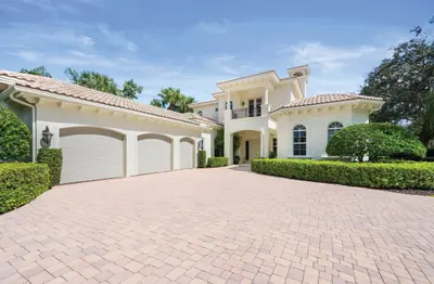 115 Echo Lane, Jupiter – Single Family Residence for sale