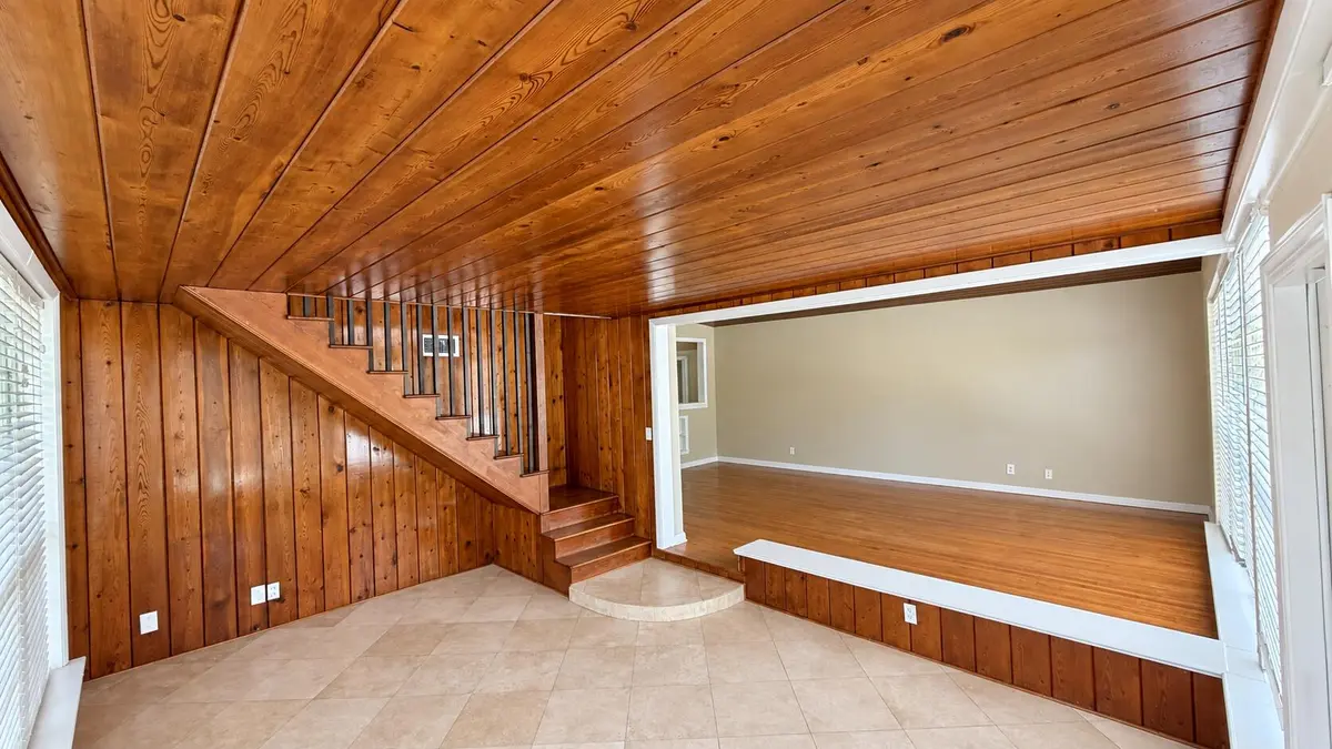 Entry Room at 211 Dartmouth Drive, Lake Worth Beach