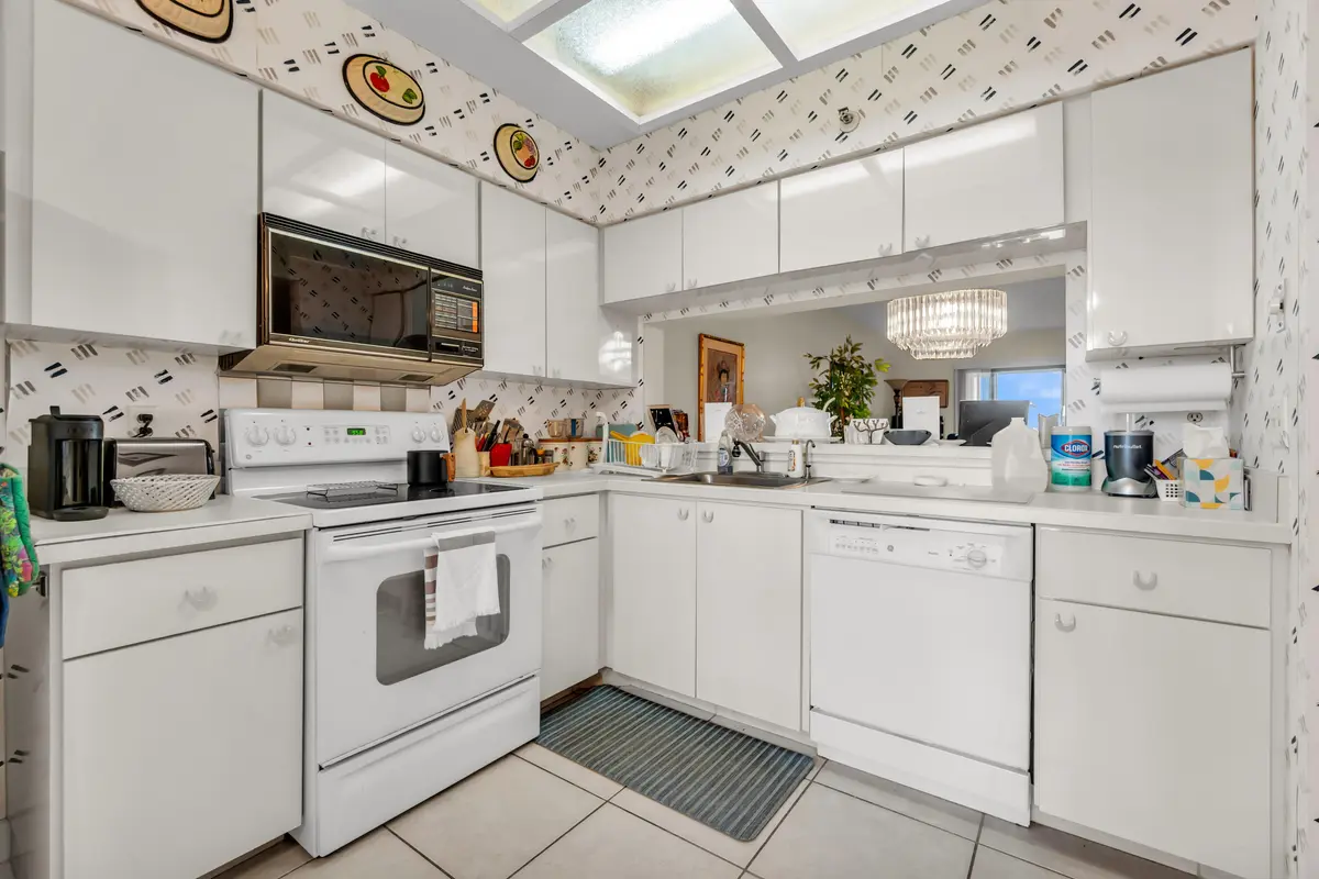 14460 Strathmore Lane 704, Delray Beach, FL – photo 2
