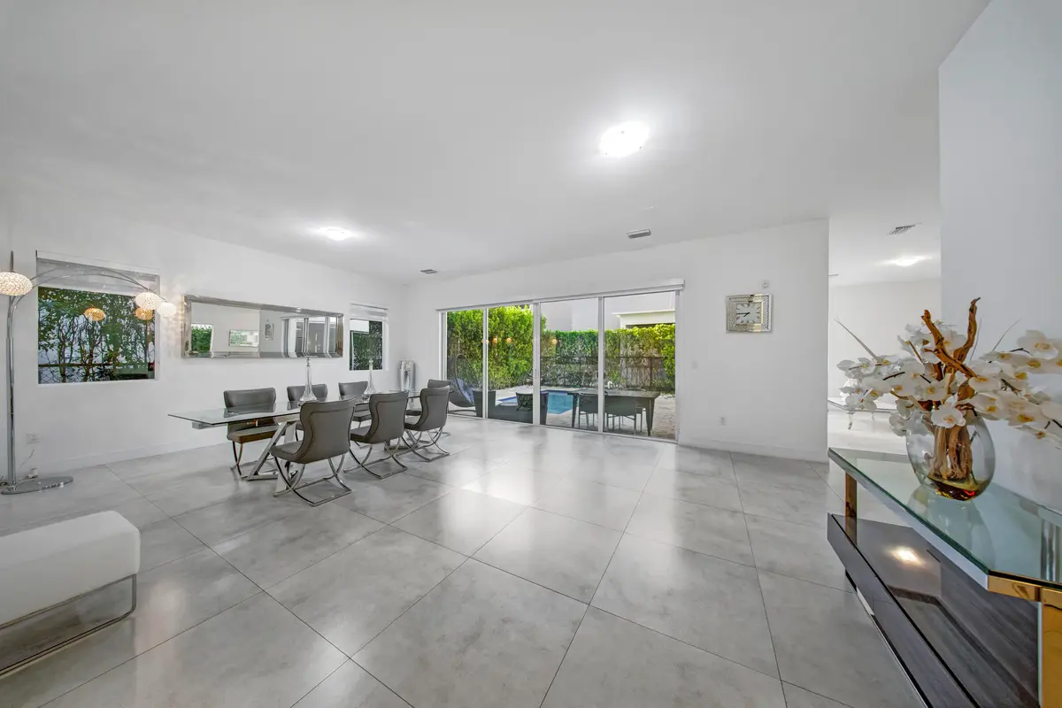 20-DSC4110 at 10081 NW 75TH Terrace, Doral