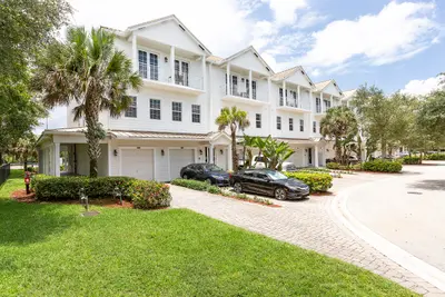 6807 LAKESIDE Circle 102-1, Davie – Townhouse for sale