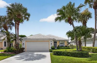 8390 E GARDEN OAKS Circle, Palm Beach Gardens – Single Family Residence for sale