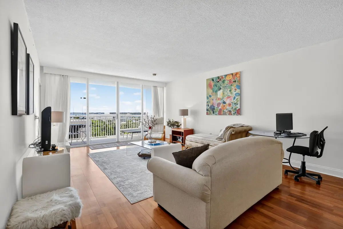 Living at 2780 S OCEAN Boulevard 806, Palm Beach