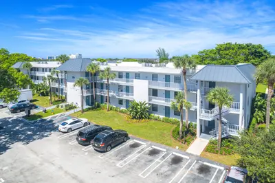 230 SE 10TH Street 108B, Delray Beach – Apartment for rent