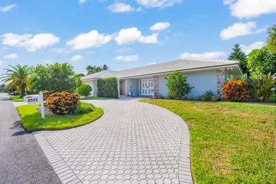 8945 SE HARBOR ISLAND Way, Hobe Sound – Single Family Residence for sale