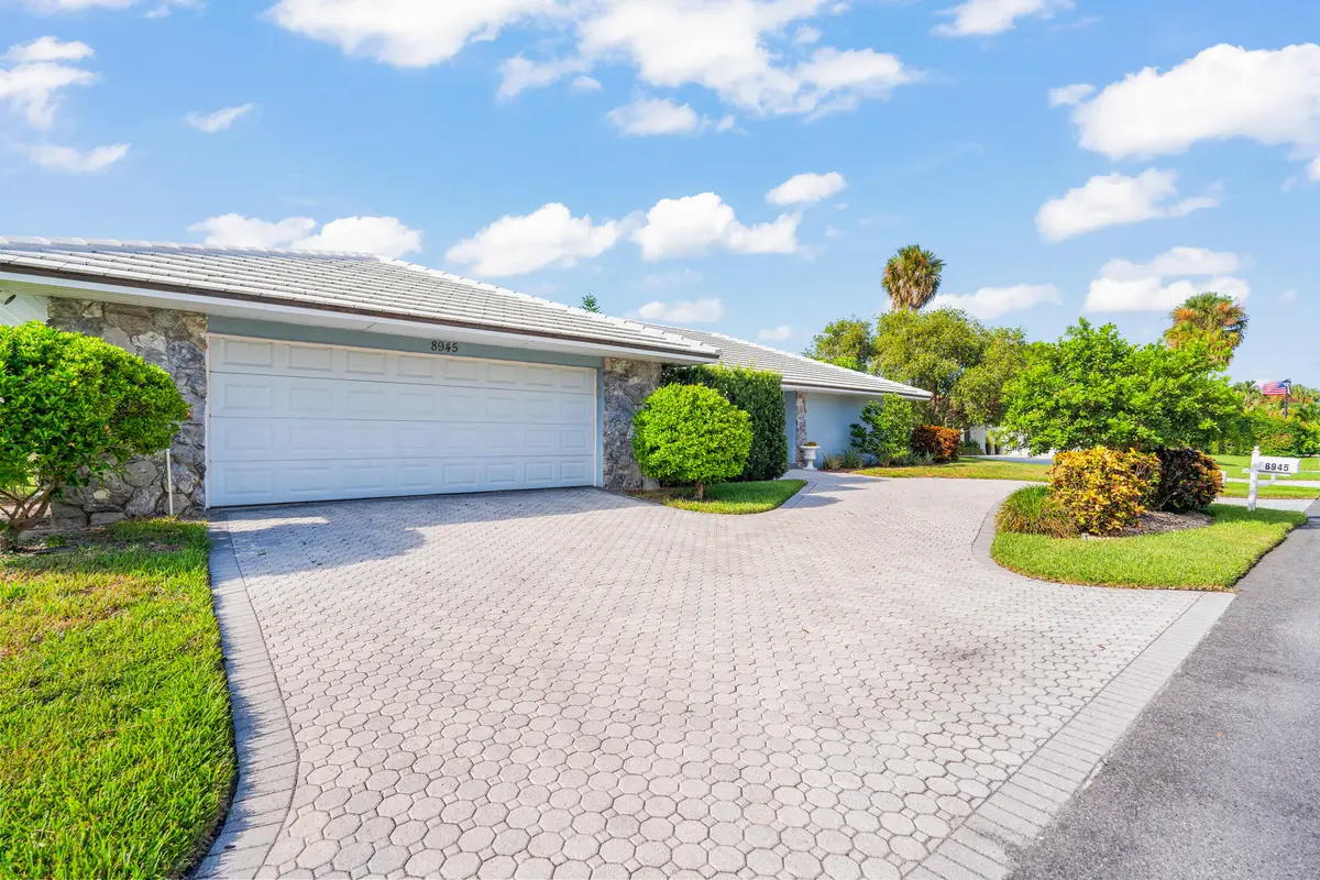 --2 at 8945 SE HARBOR ISLAND Way, Hobe Sound