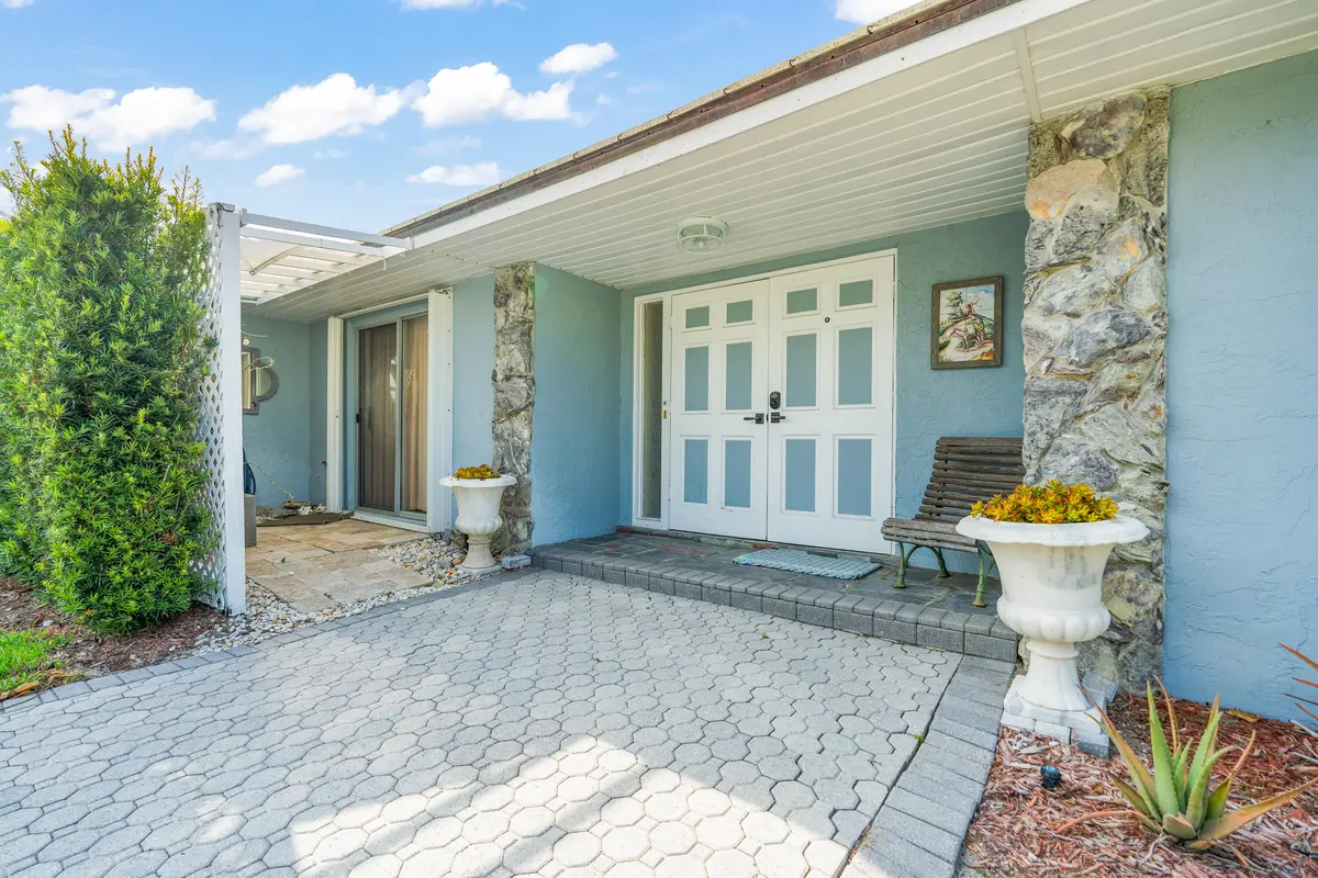 --3 at 8945 SE HARBOR ISLAND Way, Hobe Sound