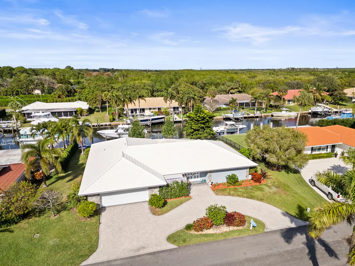 --4 at 8945 SE HARBOR ISLAND Way, Hobe Sound