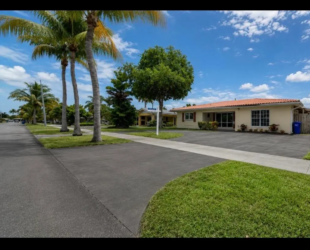 House 1 at 420 SE 4th Court, Pompano Beach