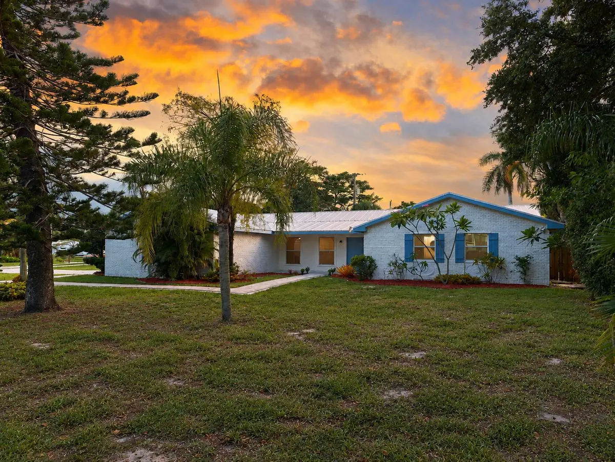 296 SE Wentworth Drive, Stuart, FL – photo 2