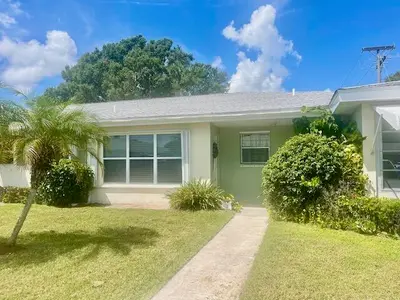113 Lakes End Drive Apt c, Fort Pierce – Single Family Residence for sale