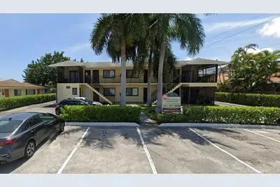 Apartment at 520 NE 45TH Street 2, Boca Raton