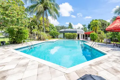 5104 White Oak Lane, Tamarac – Single Family Residence for sale