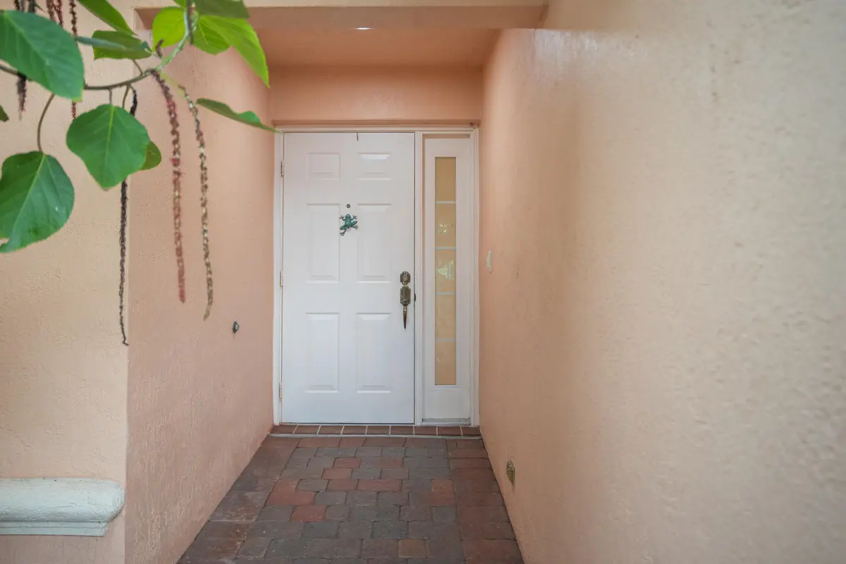 Front Door at 4977 Victoria Circle, West Palm Beach