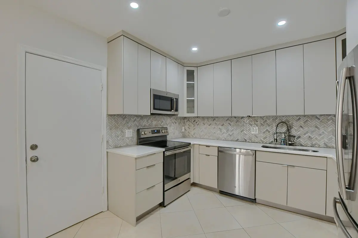 20220802013723559454000000-o at 23061 Aqua View 6, Boca Raton