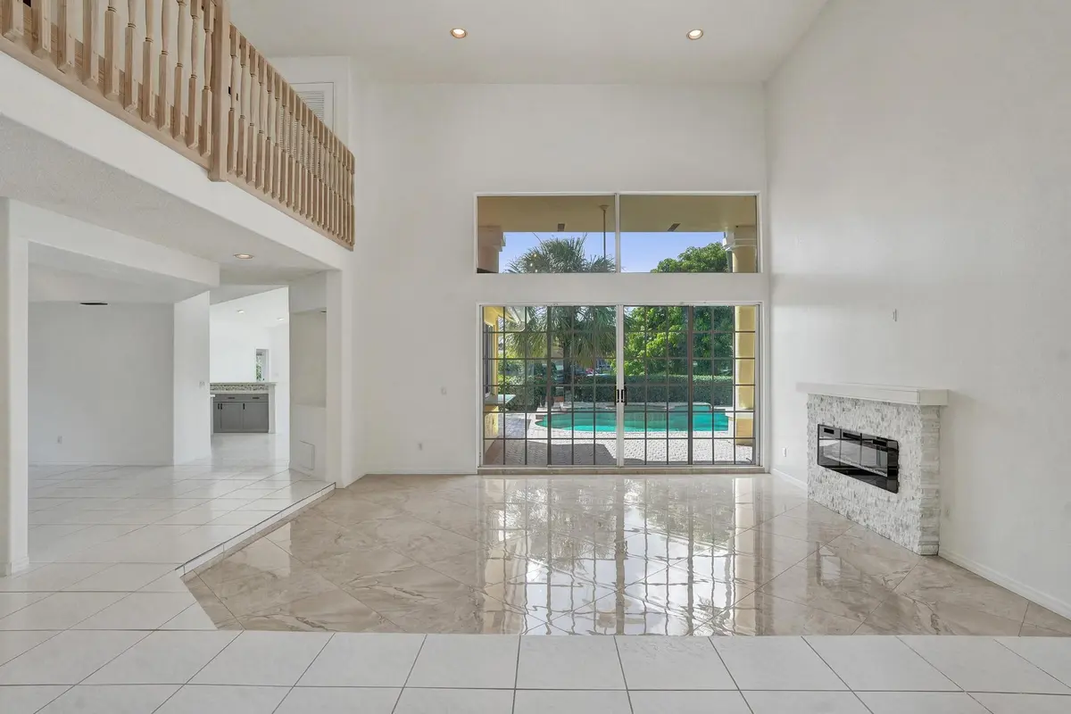 DSC01408 at 11340 Lakeshore Drive, Cooper City