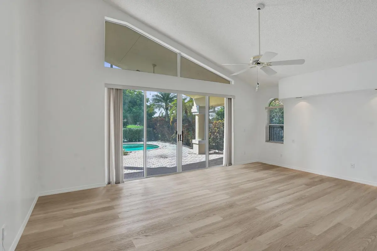 DSC01417 at 11340 Lakeshore Drive, Cooper City