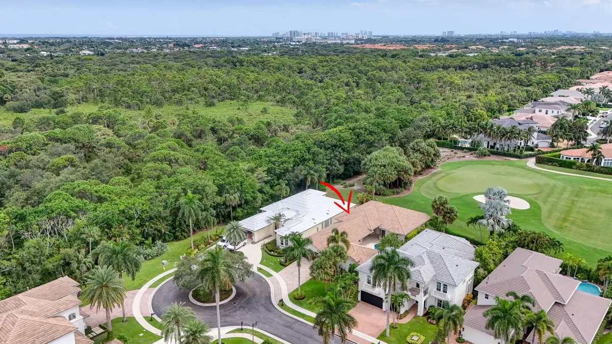 Cul-de-sac at 540 Les Jardin Drive, Palm Beach Gardens