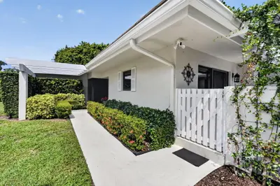3648 Freshwater Drive, Jupiter – Villa for sale