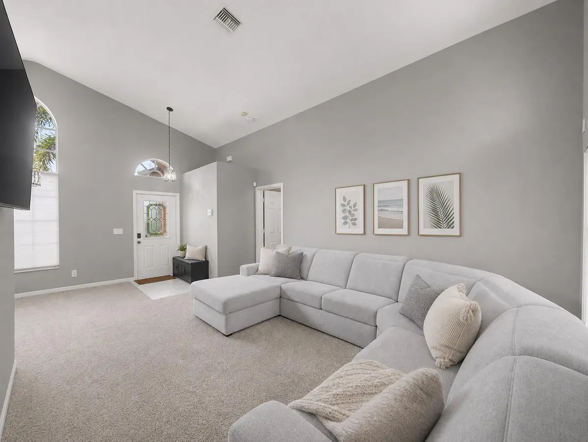 living at 15734 Bent Creek Road, Wellington